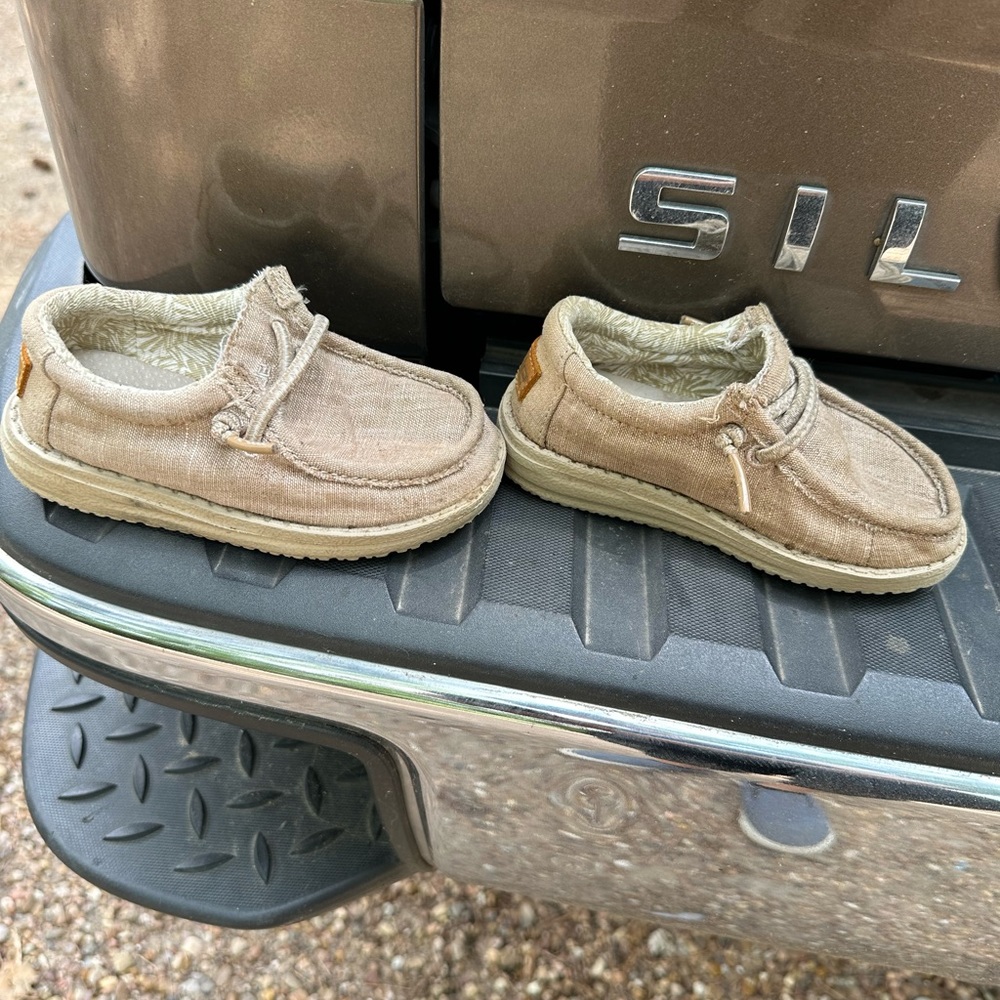 Wally Toddler Hey Dudes